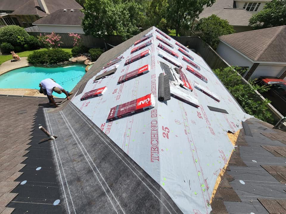 Residential roof replacement project in Friendswood, TX