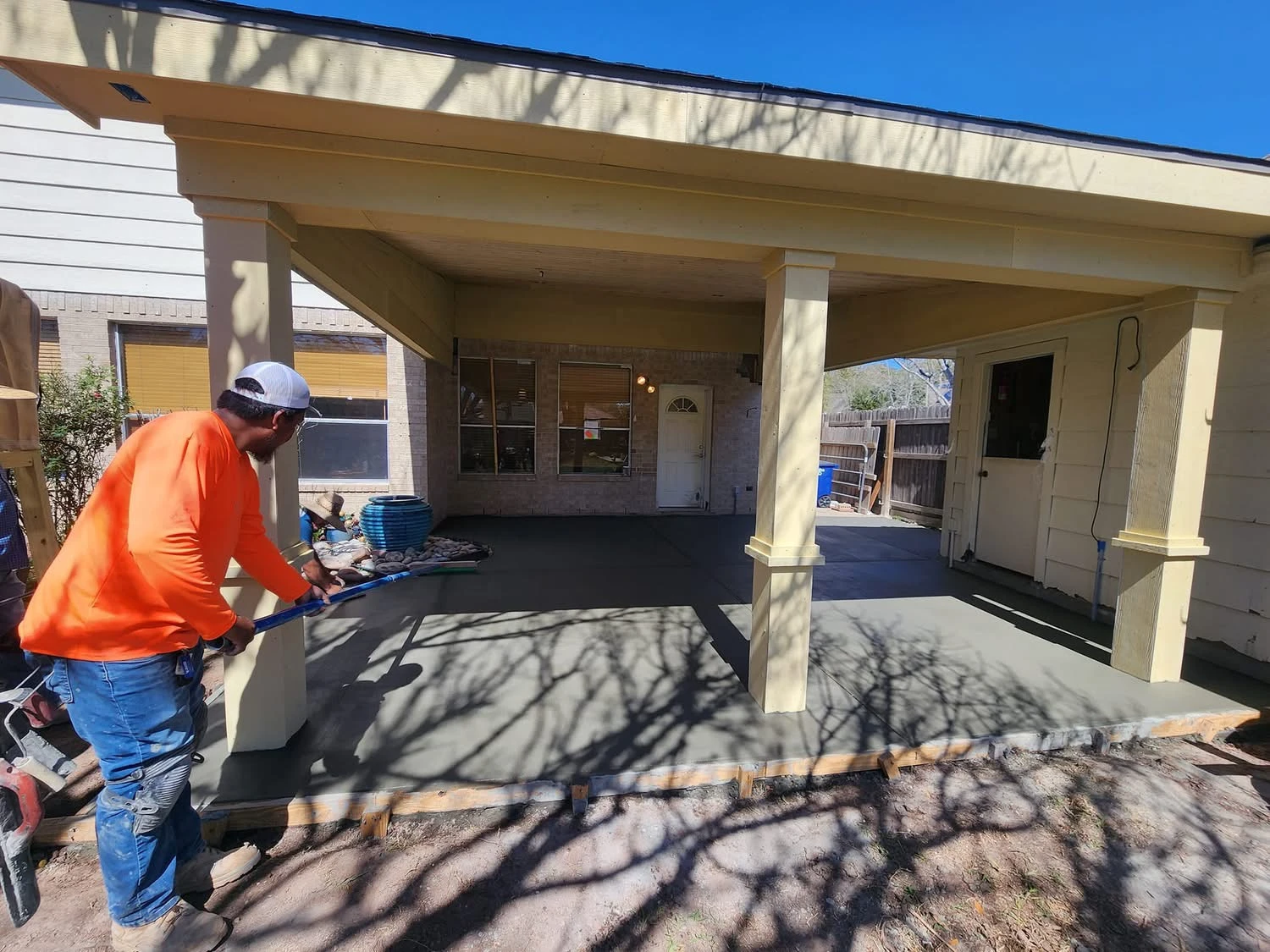 Covered patio construction in Friendswood, TX